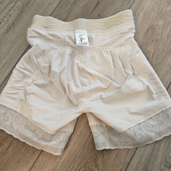 Girdles SHORT RAISES INVISIBLE TAIL (REF. C-042) Forma tu Cuerpa (Colombia) - Picture 4 of 7